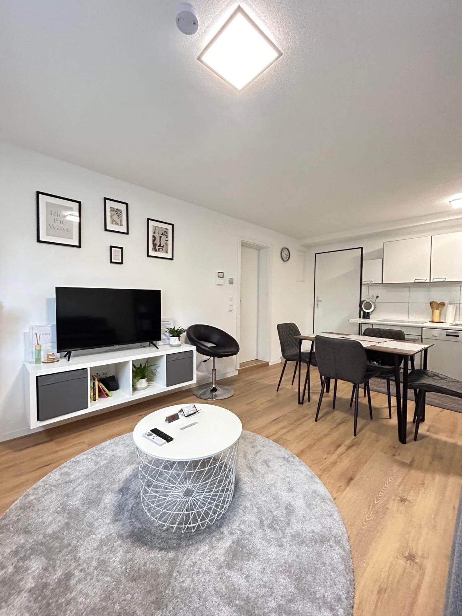 Souterrainwohnung - Remseck Am Neckar エクステリア 写真